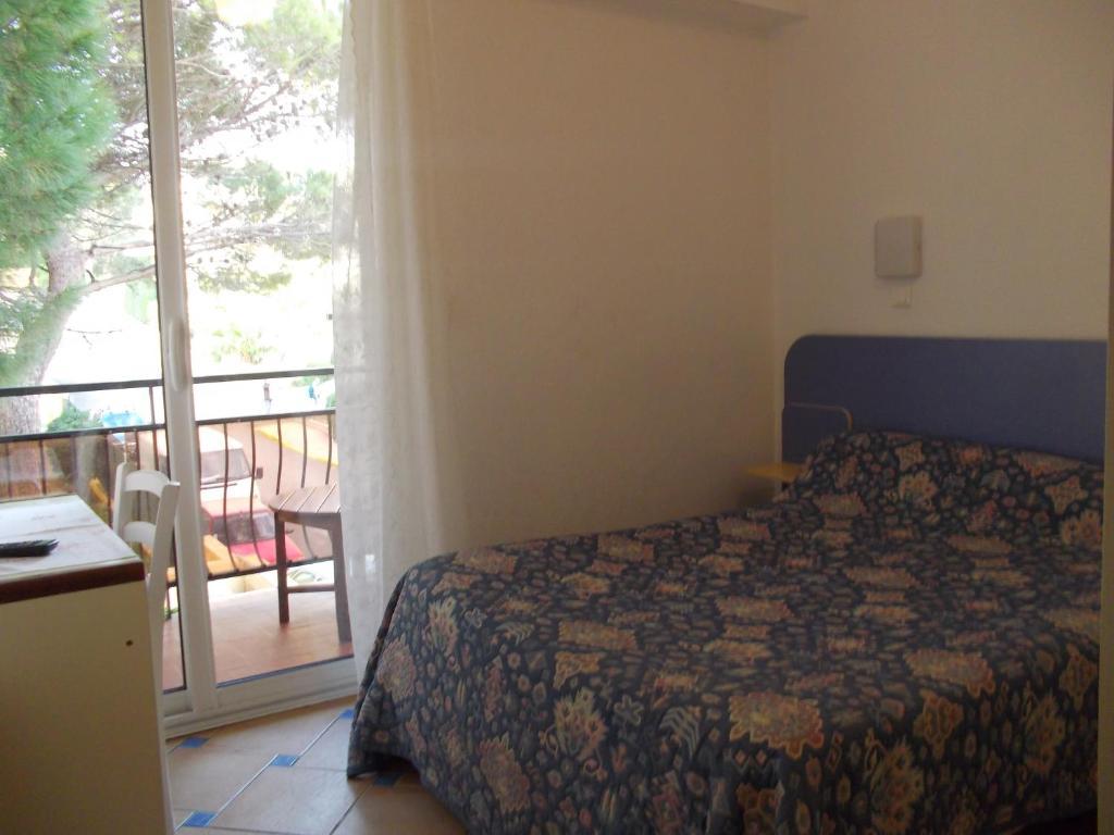 Hôtel Les Alizés Cavalaire-sur-Mer Habitación foto